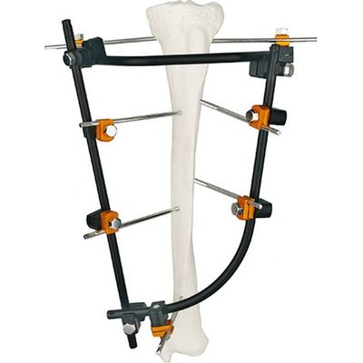 プロダクト	REF	指定	Qty.Condylar外的なFixator 8100-06	8100-0601	Ø8/8mmをつなぐ棒棒	3 8100-0602	PinR