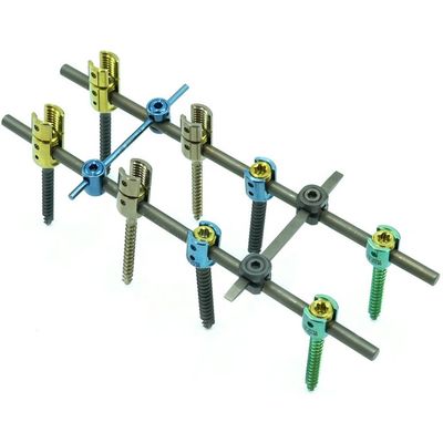 セリウムは背骨のPedicleねじシステムを置いた整形外科の外科インプラントを示した